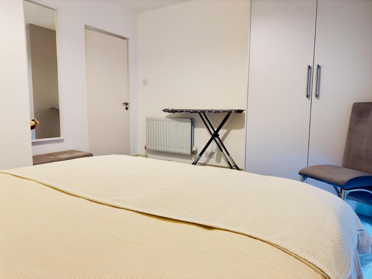 Appartement Prime Location By Eye - Direct View - Entire Flat For 3 Adults & 1 Child *