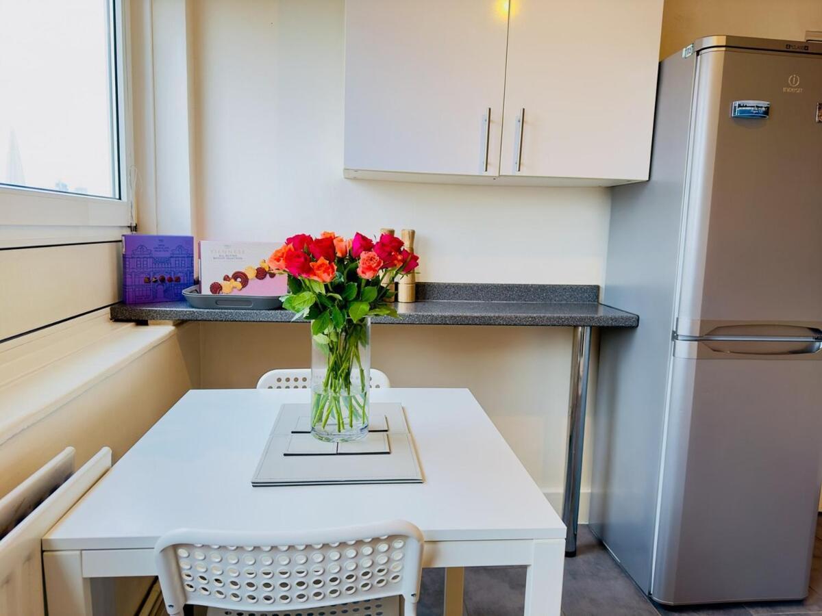 Prime Location By Eye - Direct View - Entire Flat For 3 Adults & 1 Child Appartement